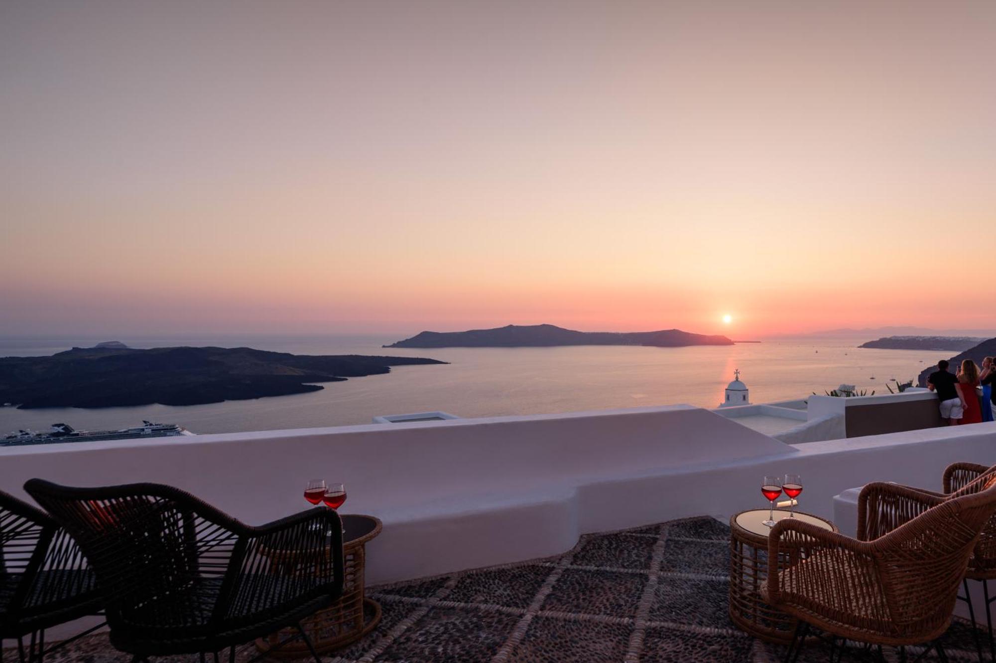 Anemos Family Suites Fira  Bagian luar foto