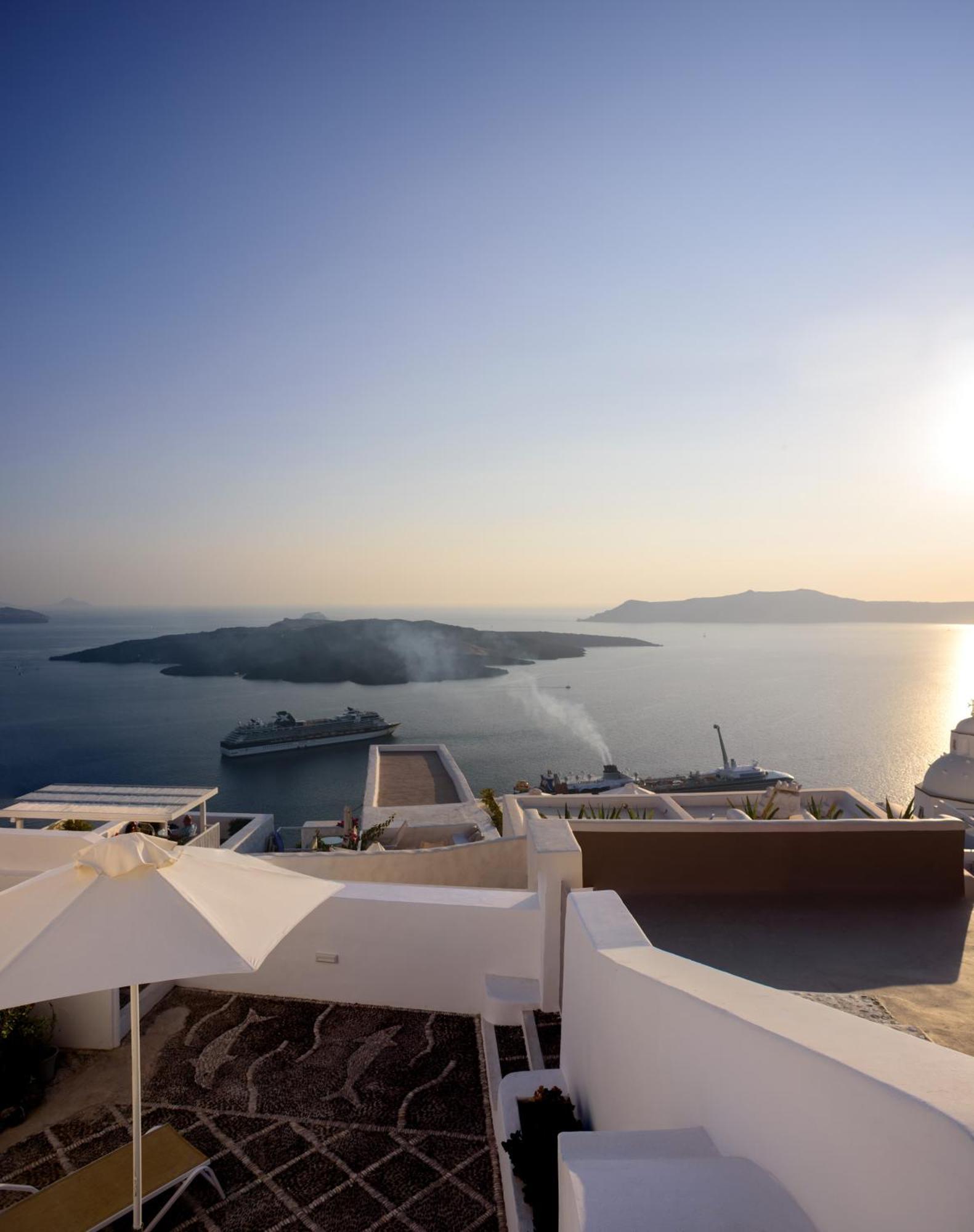 Anemos Family Suites Fira  Bagian luar foto