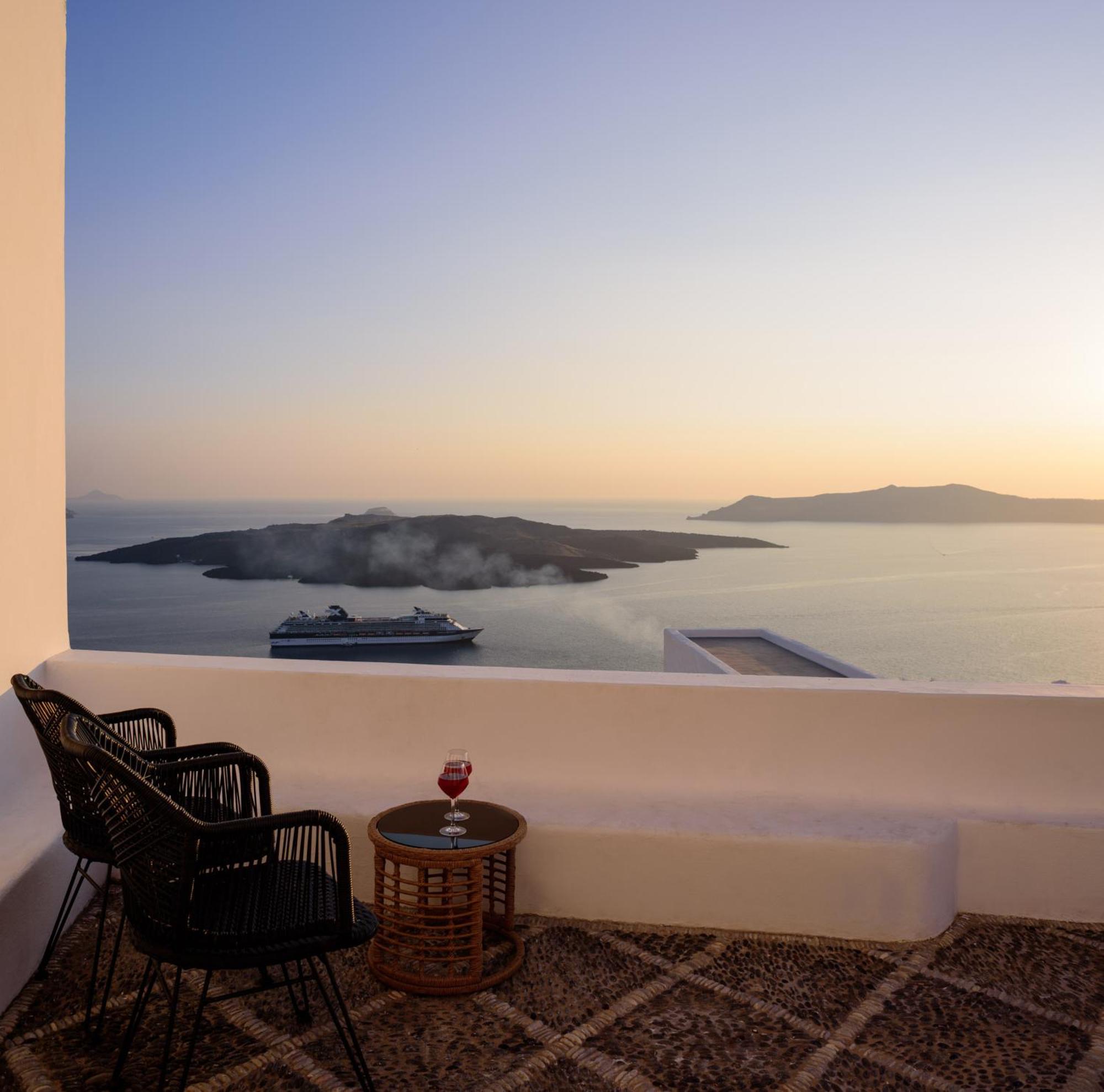 Anemos Family Suites Fira  Bagian luar foto