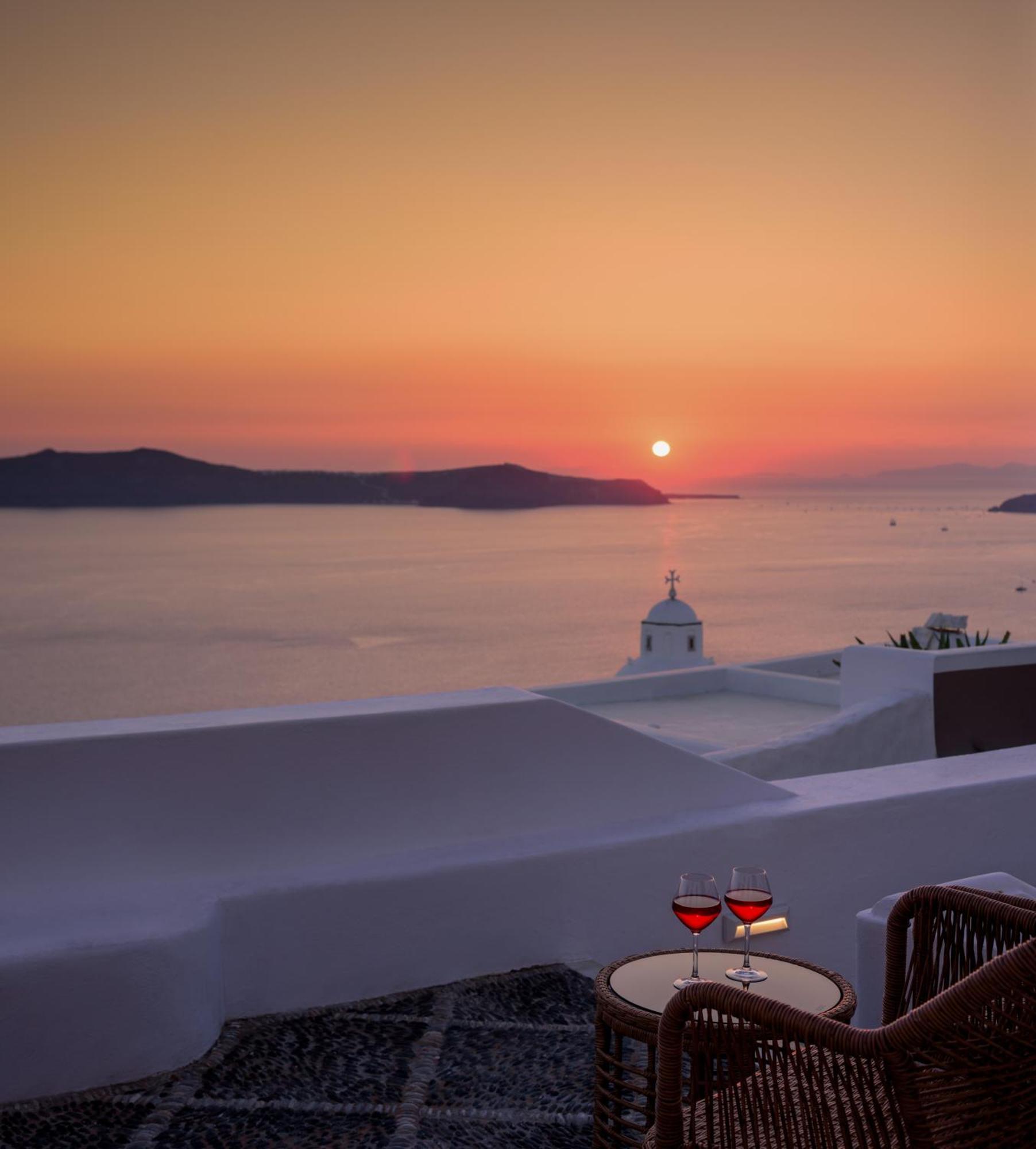 Anemos Family Suites Fira  Bagian luar foto