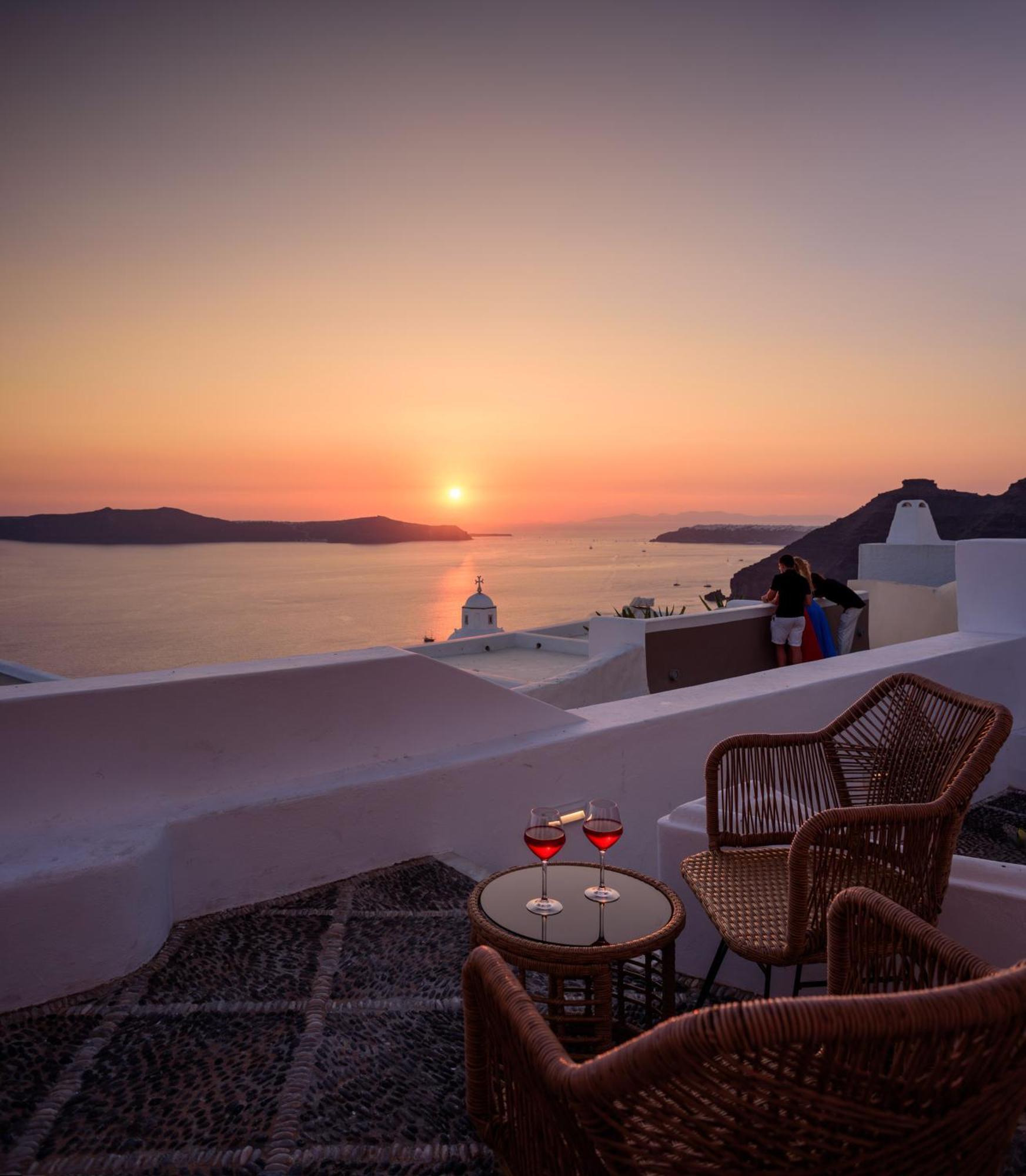 Anemos Family Suites Fira  Bagian luar foto