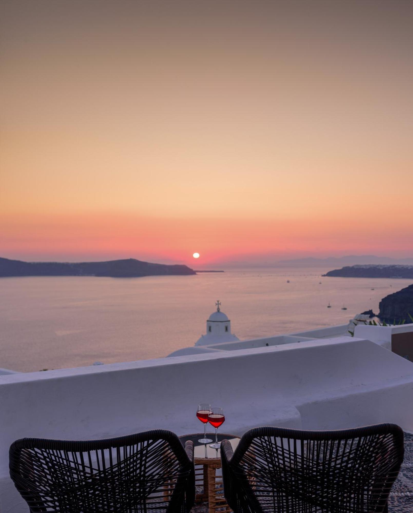 Anemos Family Suites Fira  Bagian luar foto